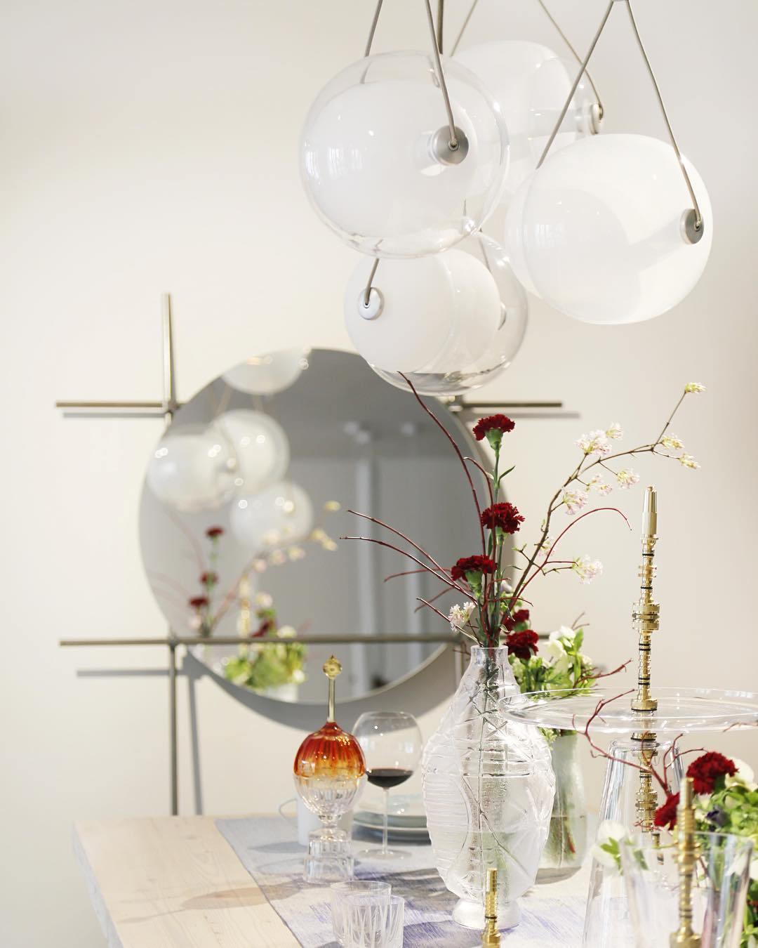 Cello Hand-Blown Glass Pendant Light - Elegant Pear-Shaped Hanging Lamp for Kitchen & Dining Room