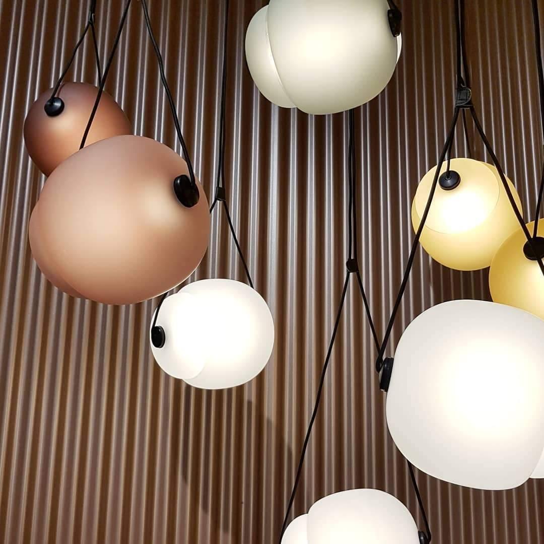 Cello Hand-Blown Glass Pendant Light - Elegant Pear-Shaped Hanging Lamp for Kitchen & Dining Room