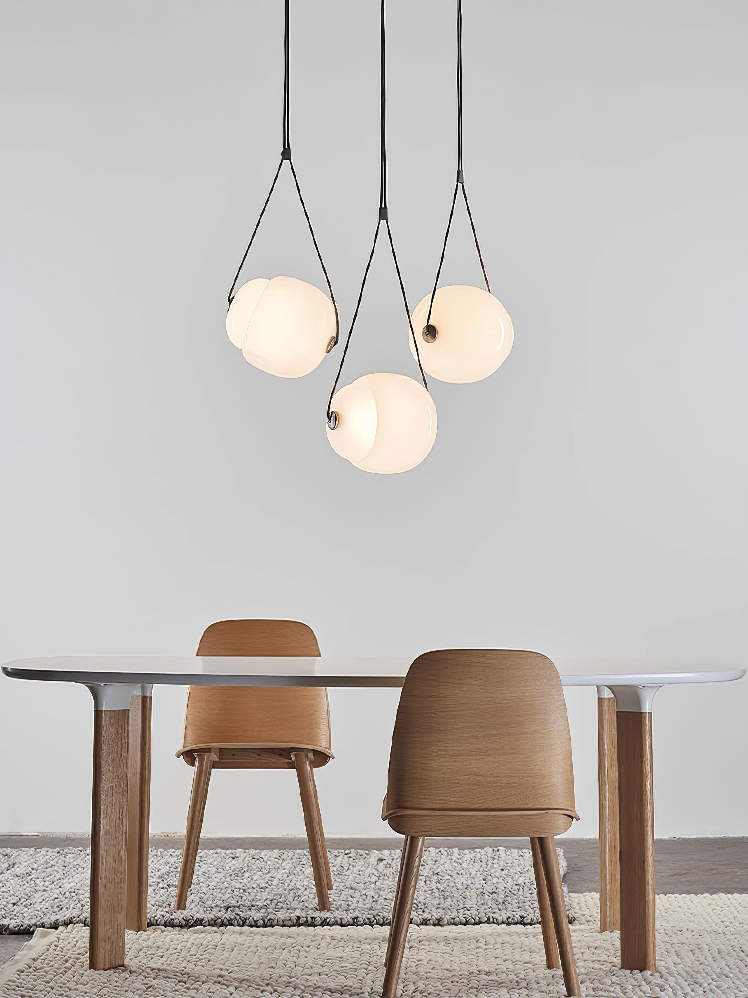 Cello Hand-Blown Glass Pendant Light - Elegant Pear-Shaped Hanging Lamp for Kitchen & Dining Room