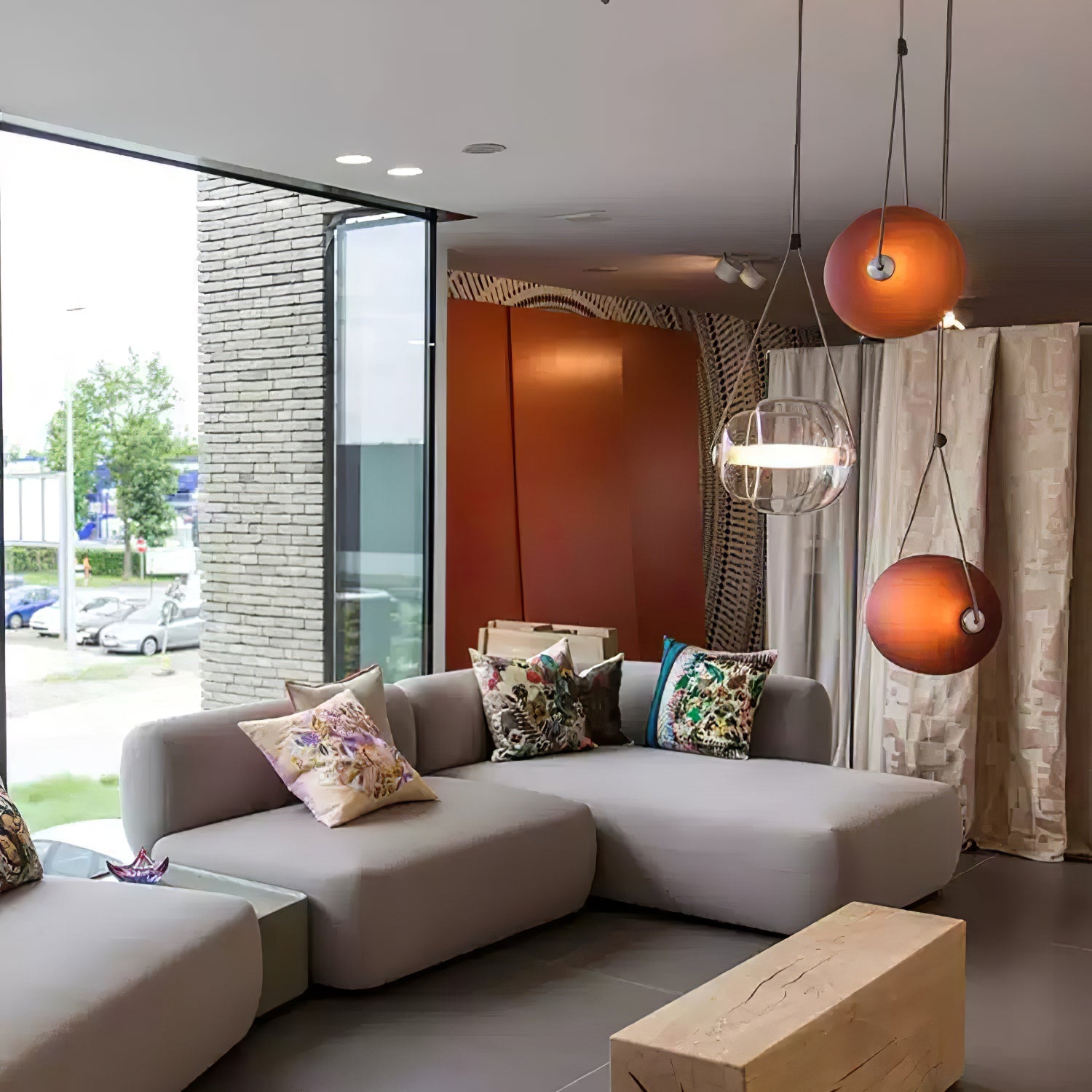 Cello Hand-Blown Glass Pendant Light - Elegant Pear-Shaped Hanging Lamp for Kitchen & Dining Room