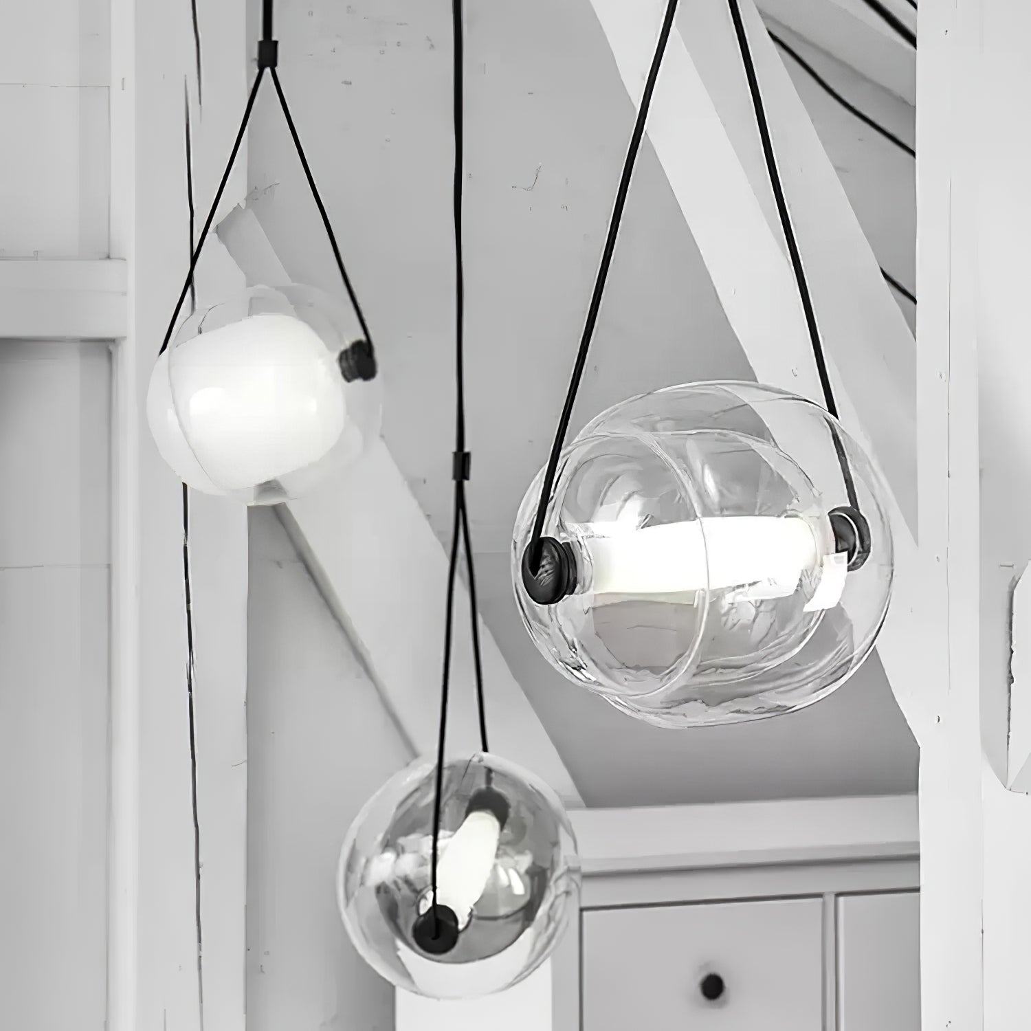 Cello Hand-Blown Glass Pendant Light - Elegant Pear-Shaped Hanging Lamp for Kitchen & Dining Room