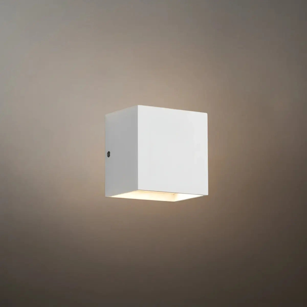 Nuvlight_Outdoor_Wall_Light_-_Metal