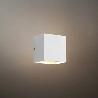 Nuvlight_Outdoor_Wall_Light_-_Metal