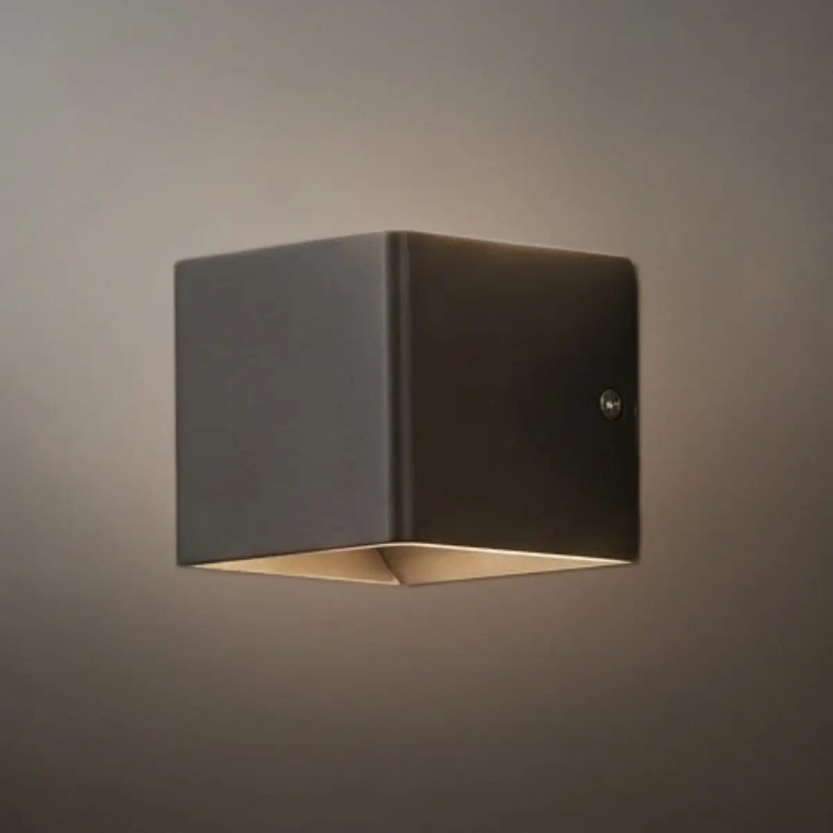 Nuvlight_Outdoor_Wall_Light_-_Metal