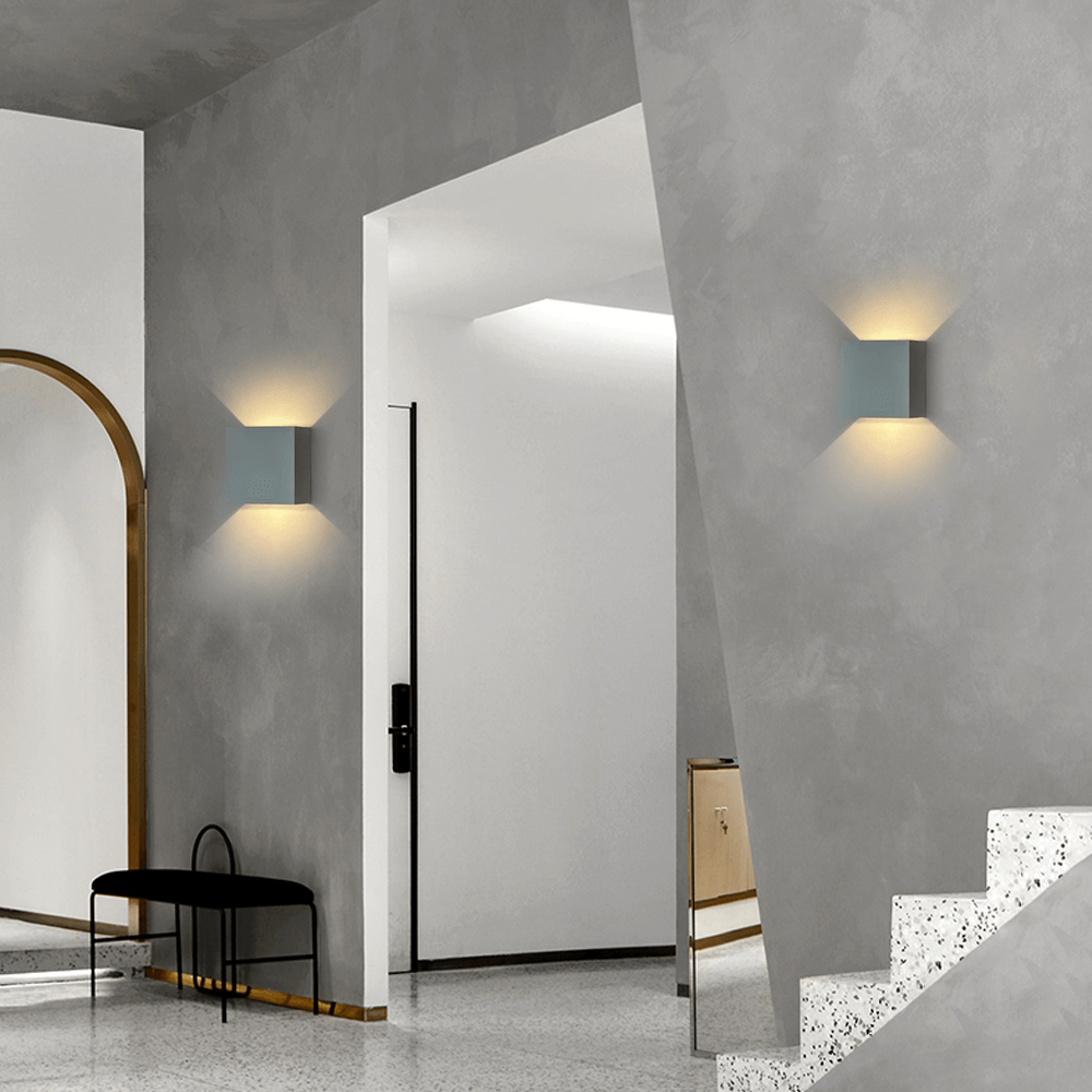 Arcato Modern Outdoor Wall Light - Metal Design in Black/White/Grey for Corridor