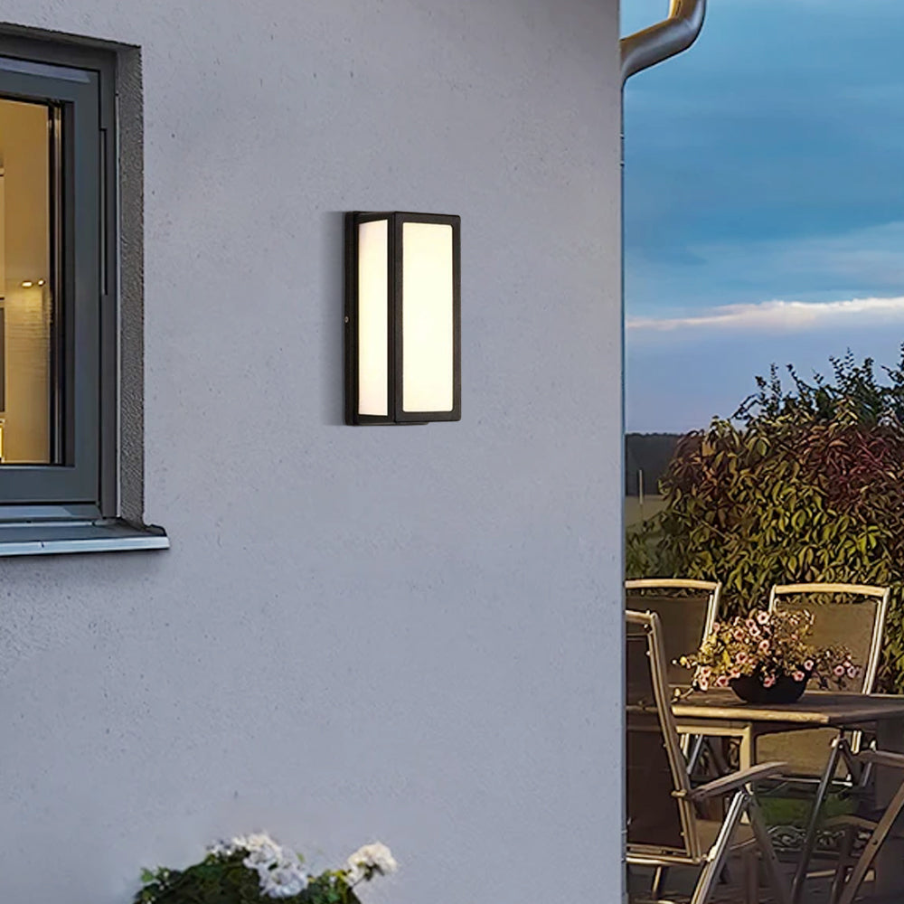Arcato Modern Outdoor Wall Lamp - Black Metal & Acrylic Rectangular Design for Garden