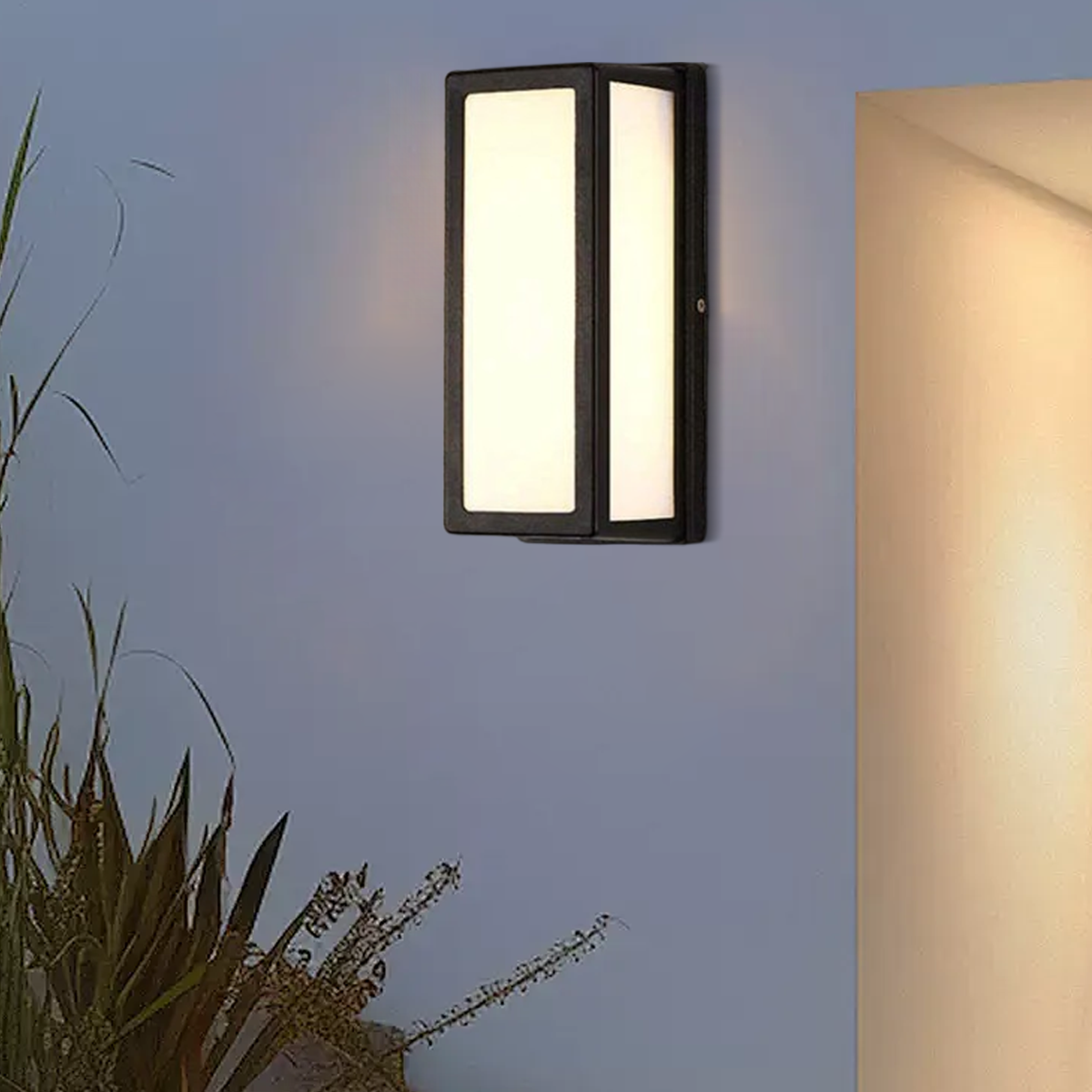 Arcato Modern Outdoor Wall Lamp - Black Metal & Acrylic Rectangular Design for Garden