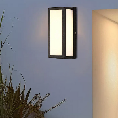Arcato Modern Outdoor Wall Lamp - Black Metal & Acrylic Rectangular Design for Garden