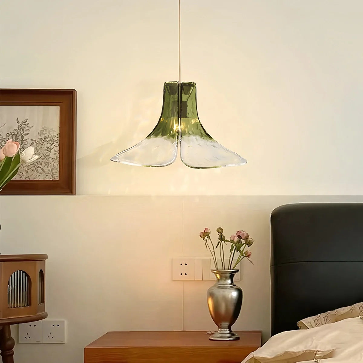 Murano Gradient Glass Pendant - Hand-Blown Petal Chandelier with Ombre Artistic Glow for Dining Room