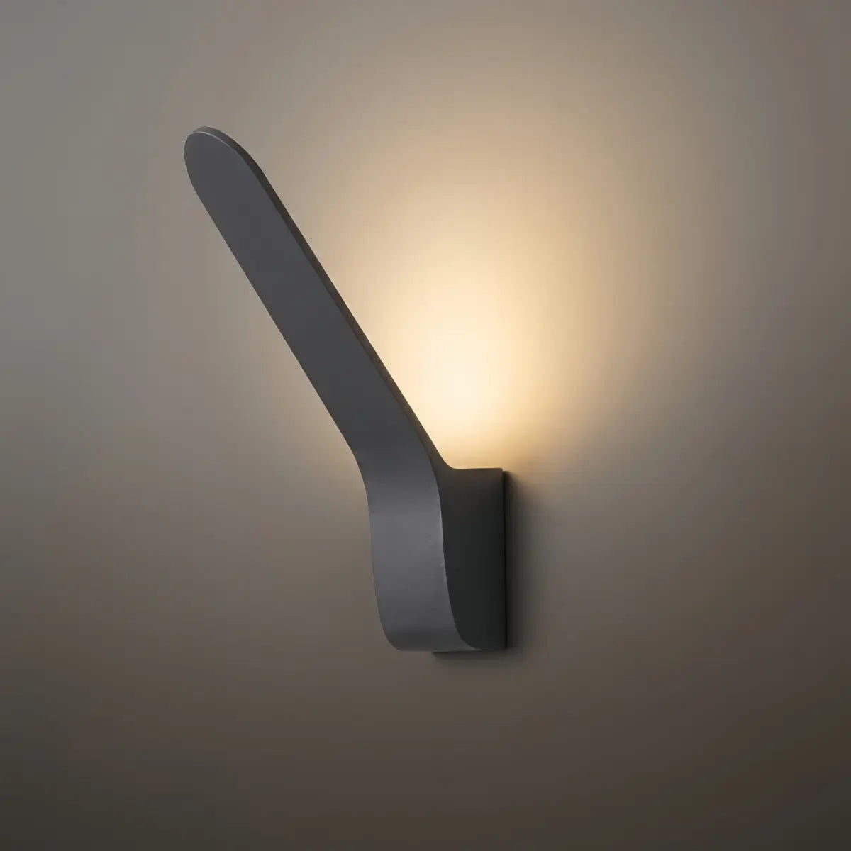 Arcato Modern Tilted Linear Outdoor Wall Lamp – Black Metal Light for Exterior Walls