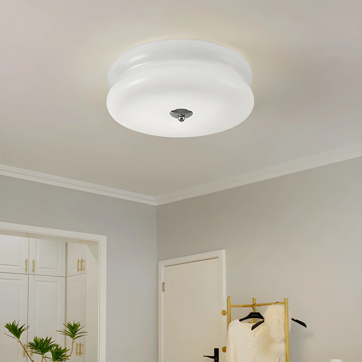 Art Deco Vintage Ceiling Light - Glamorous Glass & Brass Flush Mount for Bedroom
