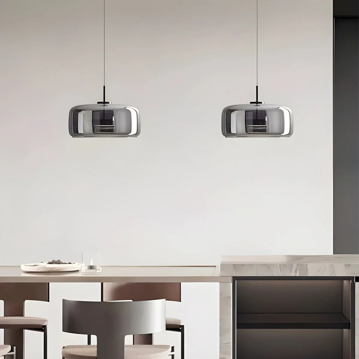 Modern Artisan Glass Pendant - Elegant Hand-Blown Globe Hanging Light for Dining Room