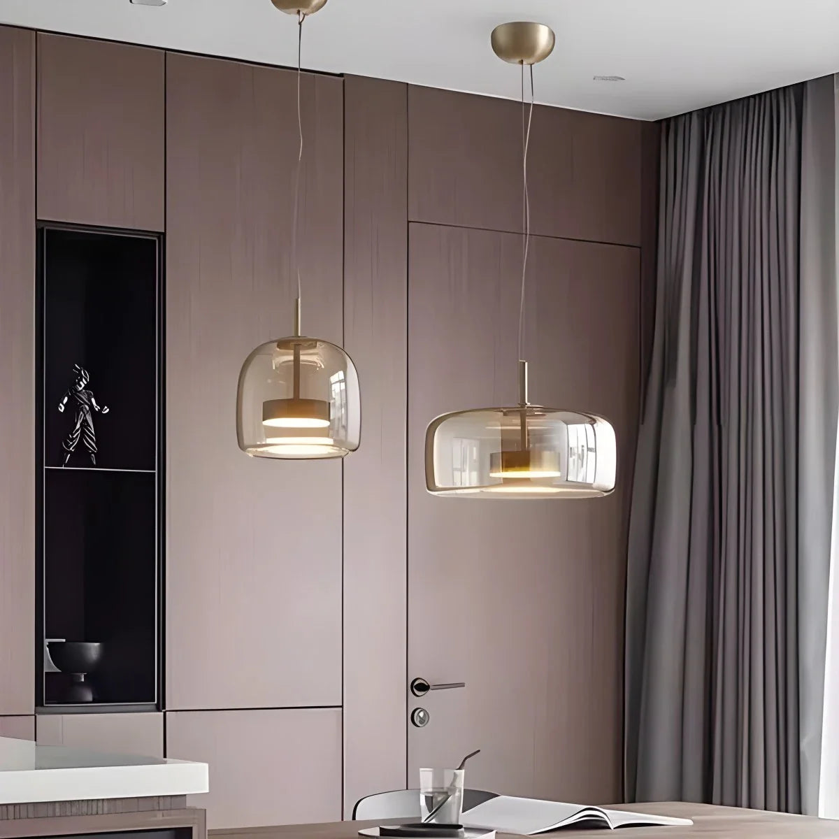 Modern Artisan Glass Pendant - Elegant Hand-Blown Globe Hanging Light for Dining Room