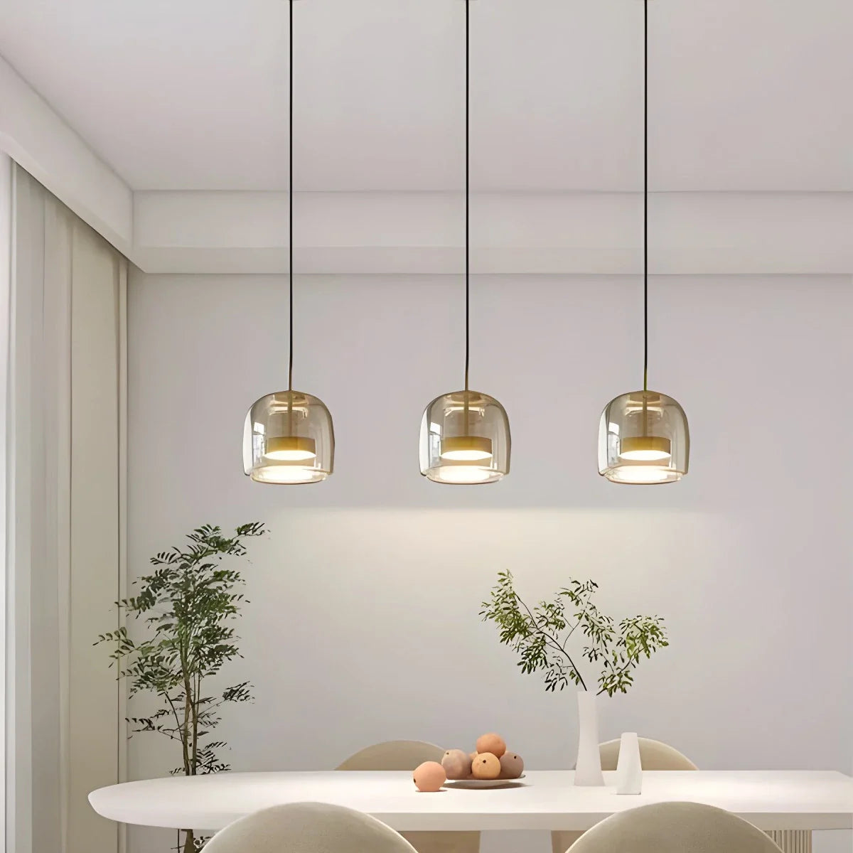 Modern Artisan Glass Pendant - Elegant Hand-Blown Globe Hanging Light for Dining Room