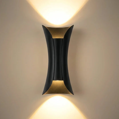Irondale Modern Curved LED Outdoor Wall Sconce – Wall-Mounted Fixture for Courtyard/Patio