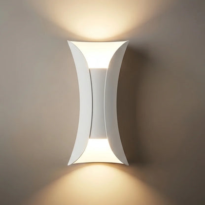 Irondale Modern Curved LED Outdoor Wall Sconce – Wall-Mounted Fixture for Courtyard/Patio